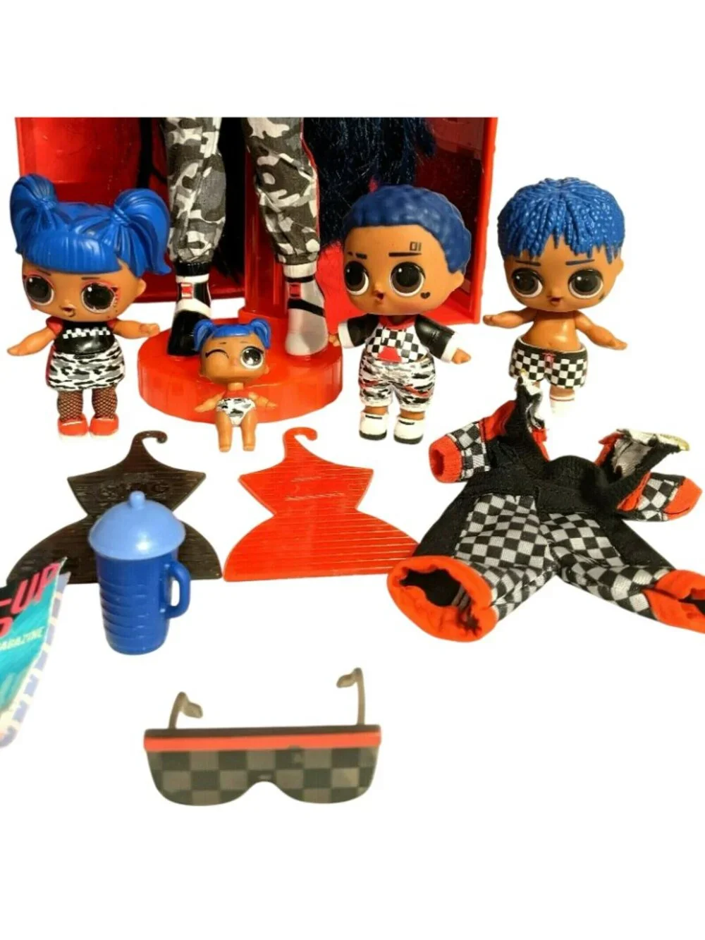 LOL Surprise OMG Downtown BB Uptown Girl Locker Sets Big Sister Pet Accessories